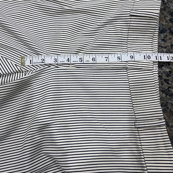 Ann Taylor cream & black striped cropped pants Curvy fit Size 8 - Picture 9 of 9